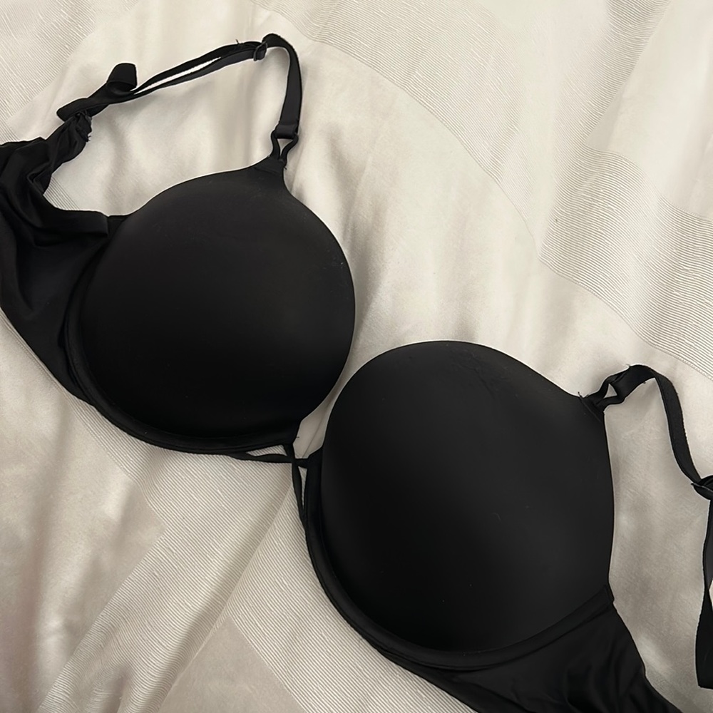 NEW VS BOMBSHELL BRA
